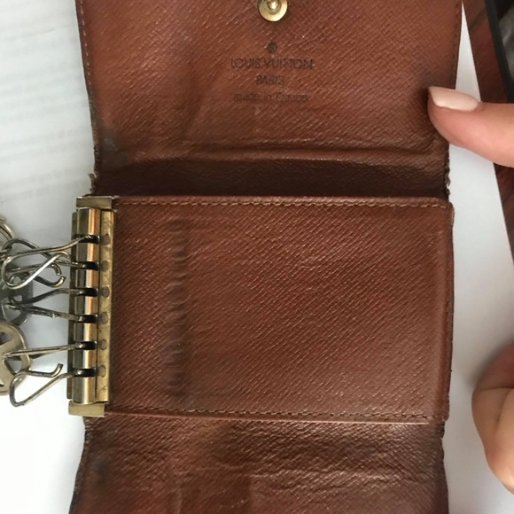 Louis Vuitton 6 key holder - Picture 6 of 12